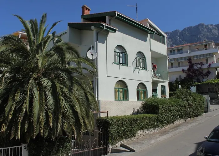 Apartments And Rooms With Parking Space Makarska - 6759 photo